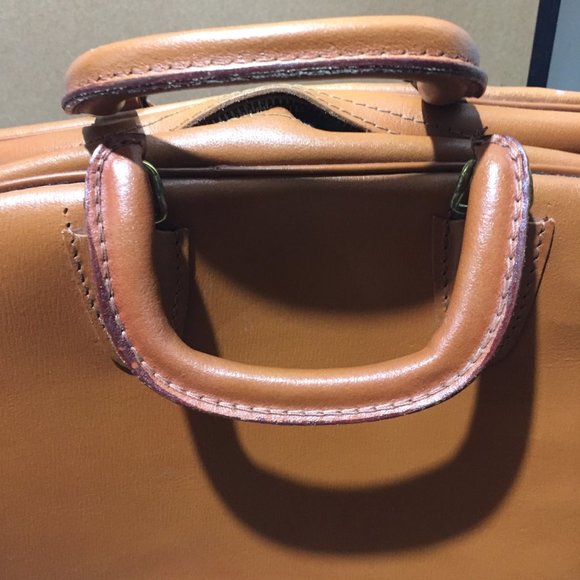 VINTAGE CHENEY ENGLAND LEATHER BAGS - Picture 4 of 15